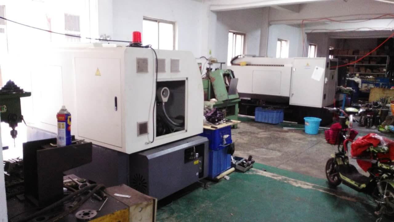 凱恩利數控車床36機(現場圖) 凱恩利數控車床36機(現場圖)