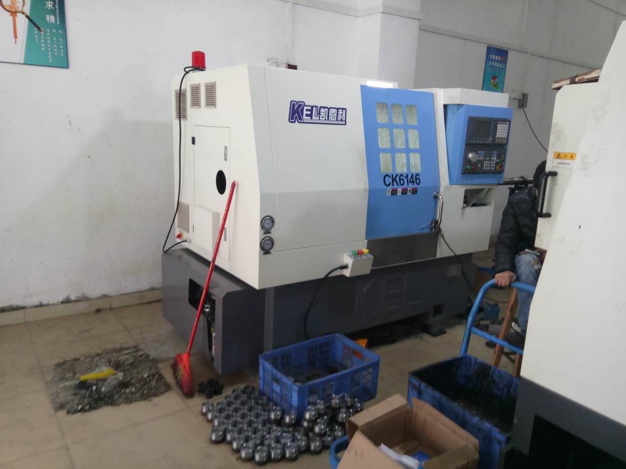 伍國寶老板訂購凱恩利46標準排刀機 伍國寶老板訂購凱恩利46標準(zhǔn)排刀(dāo)機