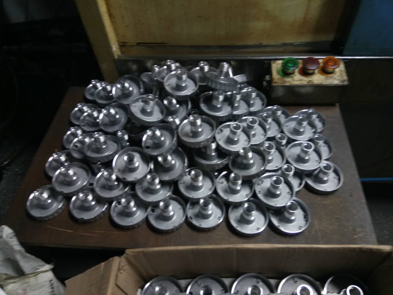  CKX6146C (46標準排刀機）是高速度機，一個鍾頭做了這麽多樣品