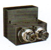 控製（zhì）係（xì）統及主軸（zhóu）電機采用伺服主軸，加裝兩軸徑向或軸（zhóu）向伺（sì）服動力頭。可實（shí）現主軸360度任意分度定位，鑽、攻、銑功能。