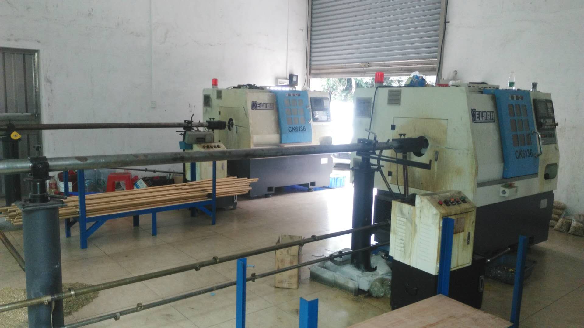 第一台機36數控車床（chuáng）在2016年11月19日（簽訂合同，簽約（yuē）人：李（lǐ）佳） ，第二台機：36數控（kòng）車床在（zài）2017年03月24日（簽訂合同，簽約人：楊華勇）