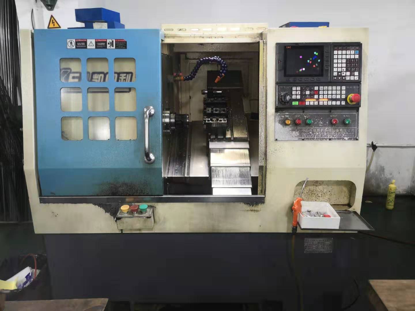 凱恩利 25標準排刀機 (楊師傅使用中) 凱恩利 25標準排刀機 (楊師傅使用中)