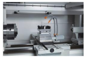 6150內部結構 機床（chuáng）的床身（shēn）、床頭箱、床鞍、尾座