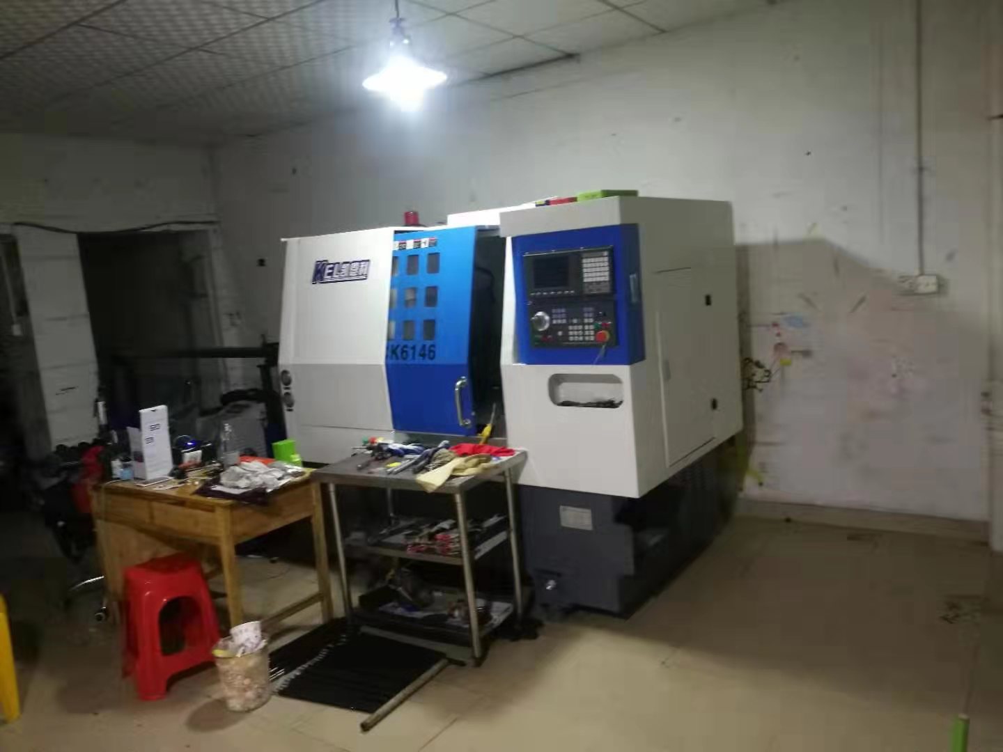 袁星星(師傅)使用凱恩利數控車床的場景情況 袁(yuán)星星(師傅)使用凱恩利數控車(chē)床的場景情況(kuàng)