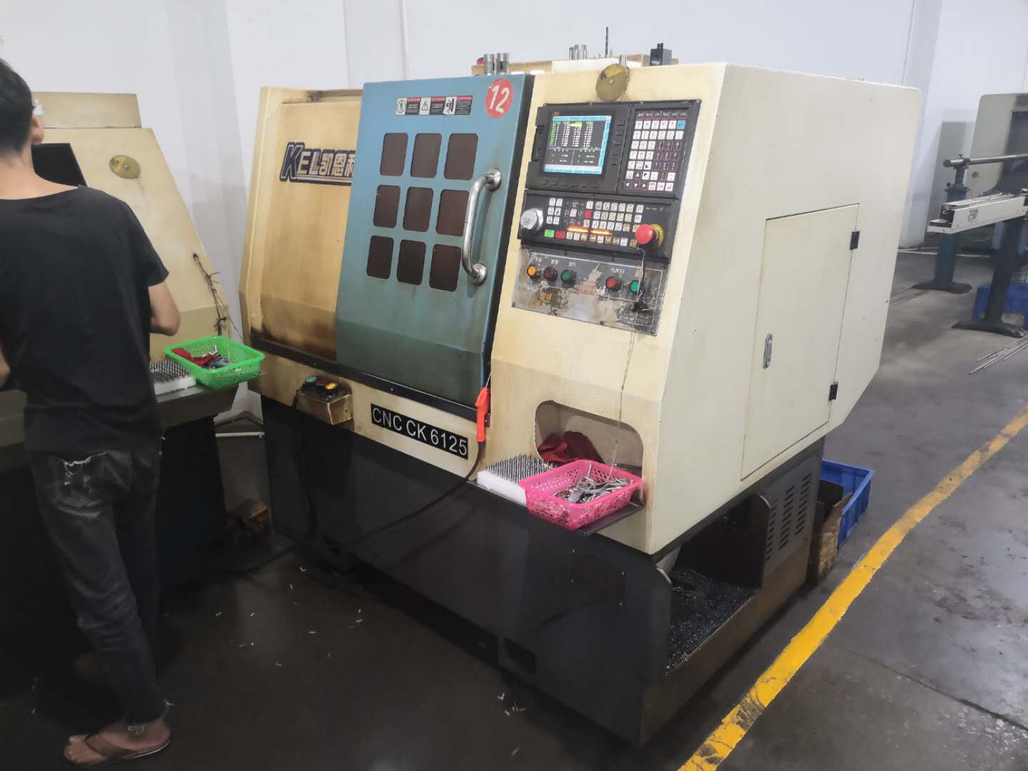 凱恩利數控車床作業中